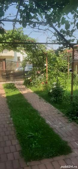 Casă cu 6 camere cu Teren 1054 Mp în Primăverii
