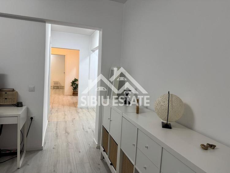 Apartament cu 3 camere decomandat, mobilat în Hipodrom 1