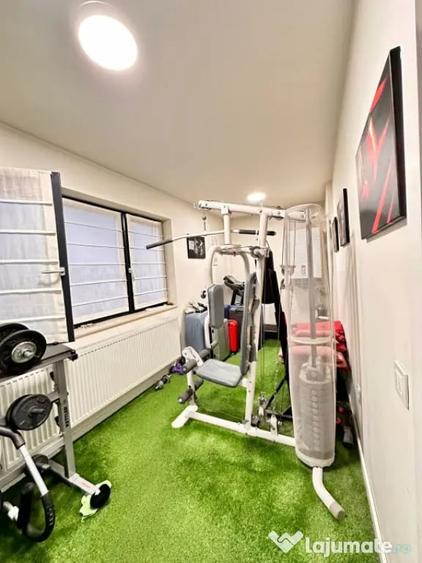 Apartament cu 7 camere semidecomandat în Bună Ziua