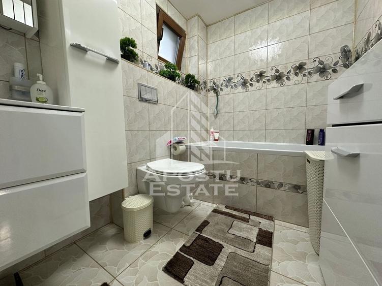 Casă individuală cu 5 camere cu Canalizare în Utvin