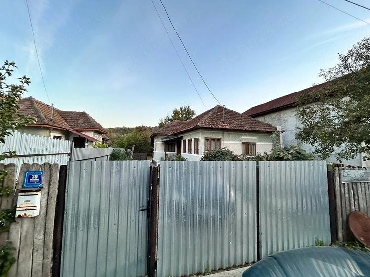 Casă cu 3 camere cu Teren 902 Mp în Berislăvești