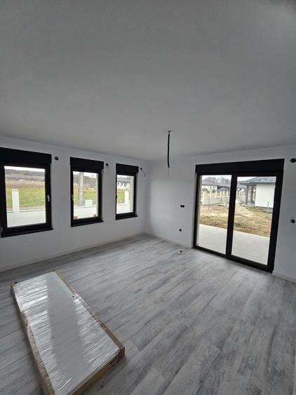 Casă cu 4 camere în Central
