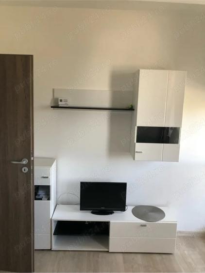 Garsonieră decomandată în Central