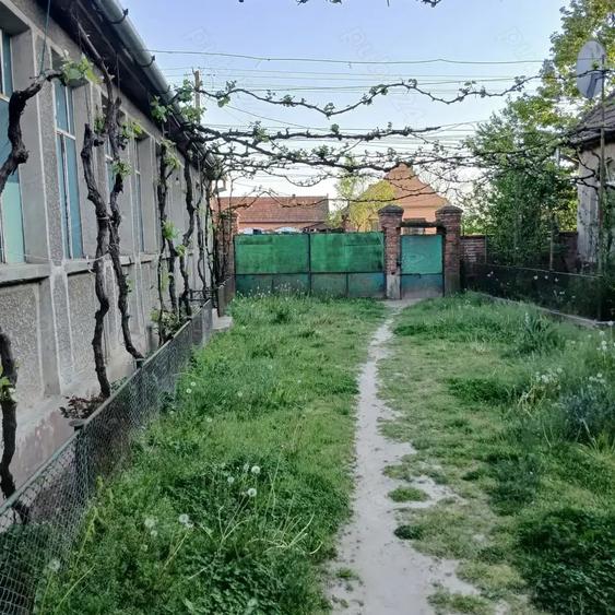 Casă cu 6 camere în Hitiaș