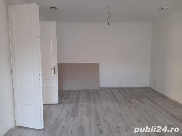 Casă individuală cu 3 camere cu Teren 220 Mp în Central