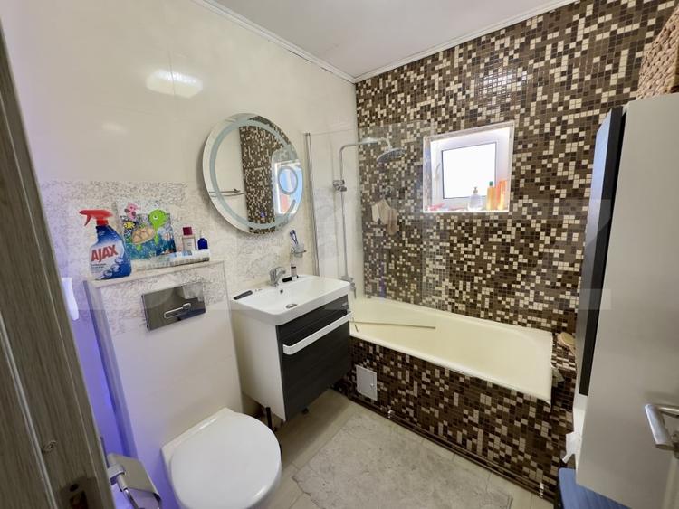 Apartament cu 3 camere decomandat, mobilat în Cetate