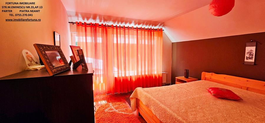 Casă cu 8 camere cu Garaj în Tarcău