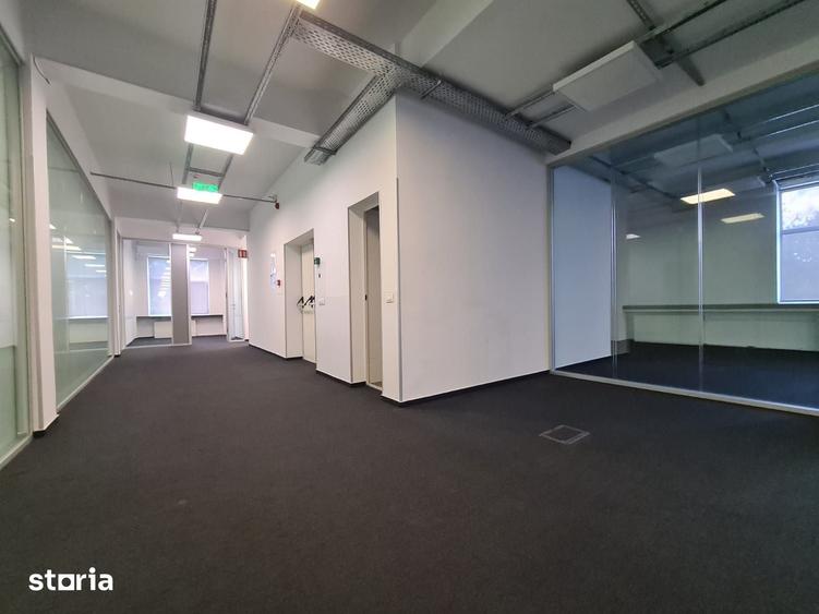 Spațiu comercial, de 3,000 mp, în Industriilor