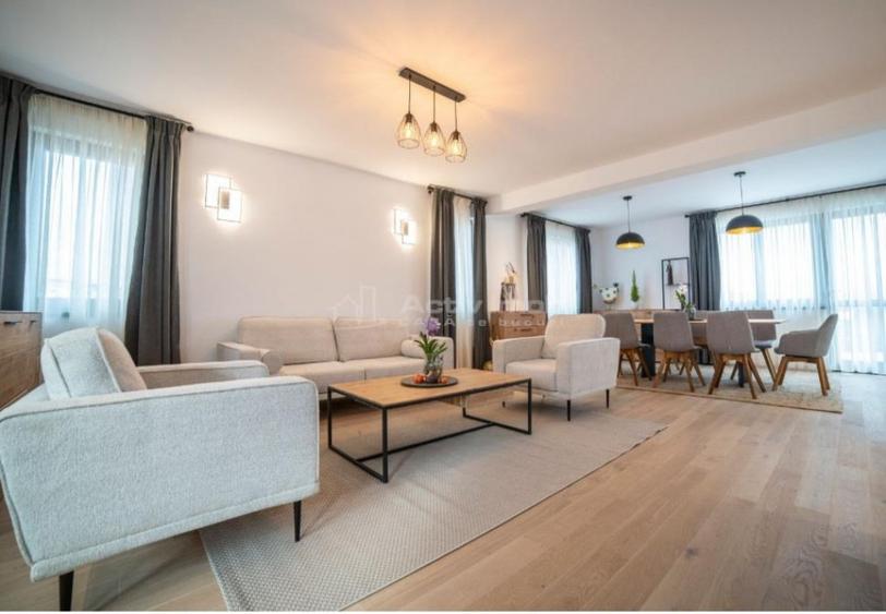 Casă cu 5 camere cu Teren 500 Mp în Central