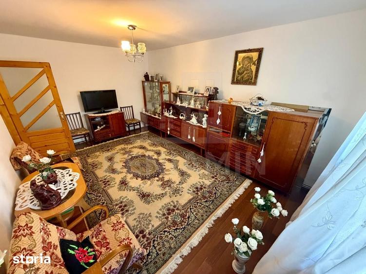 Apartament cu 4 camere în Craiovița Nouă