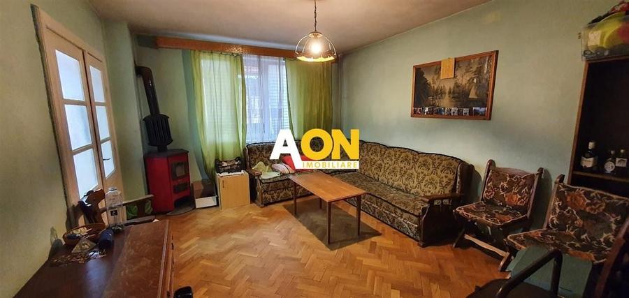 Casă individuală cu 5 camere cu Canalizare în Cetate