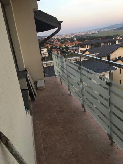 Apartament cu 3 camere semidecomandat în Valea Lupului