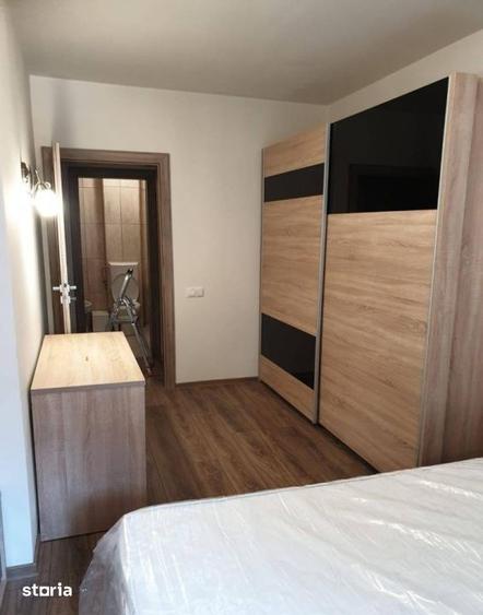 Apartament cu 3 camere semidecomandat, mobilat în Bună Ziua
