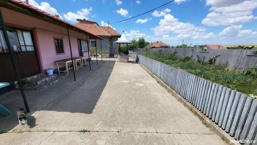 Casă cu 3 camere cu Teren 9700 Mp în Corlățel
