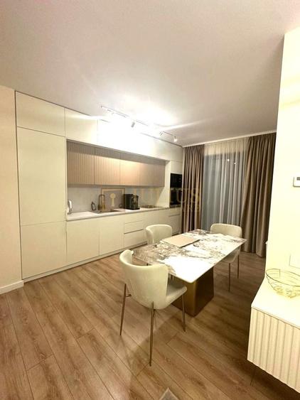 Apartament cu 2 camere semidecomandat, mobilat în Aradului