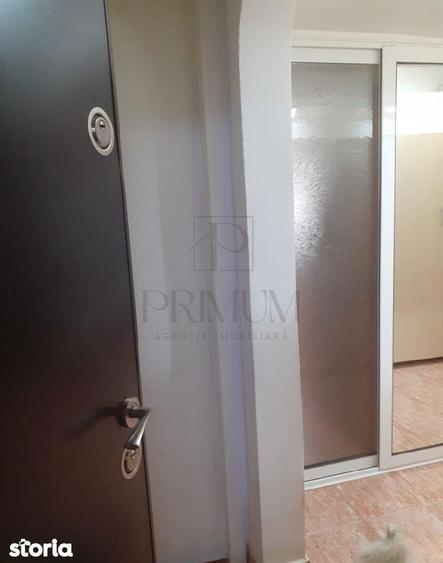 Apartament cu 3 camere semidecomandat, mobilat în Circumvalațiunii
