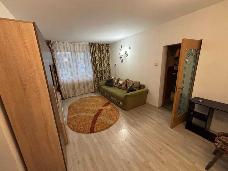 Apartament cu 2 camere semidecomandat în Liteni