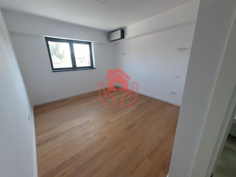 Apartament cu 3 camere decomandat în Romană
