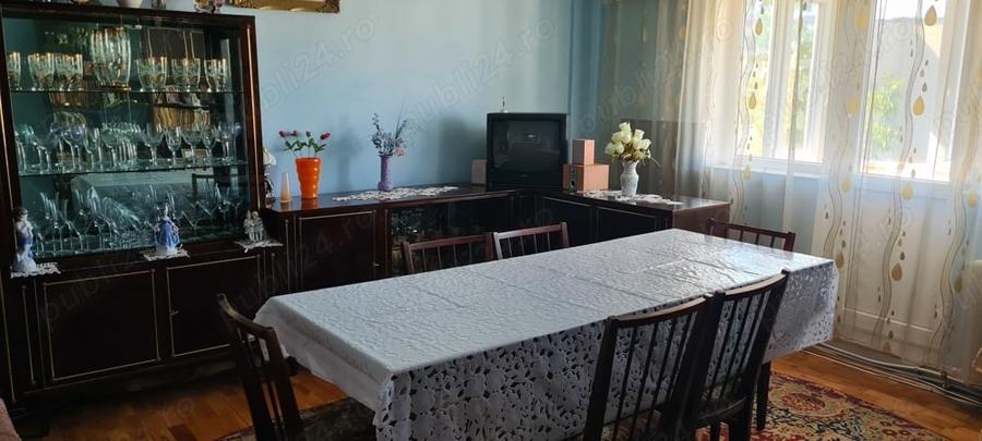 Apartament cu 3 camere decomandat în Turda