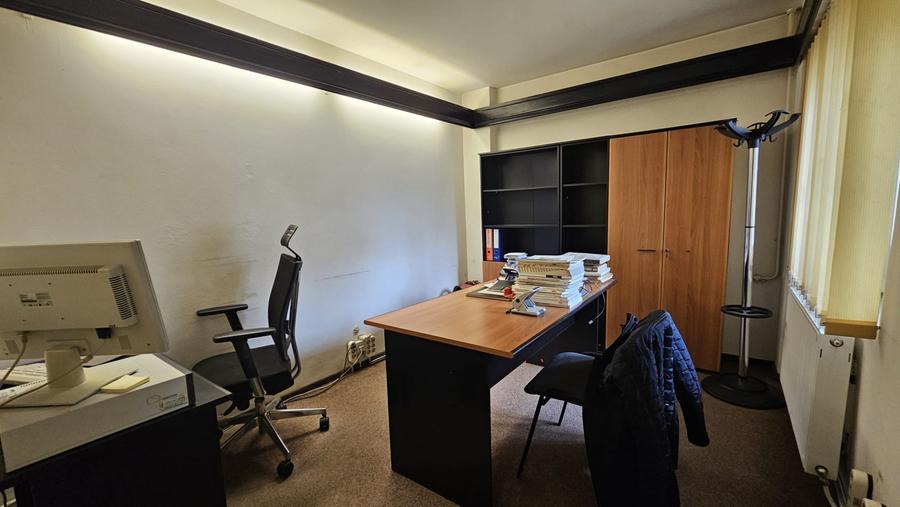 Apartament cu 4 camere semidecomandat în Moara de foc