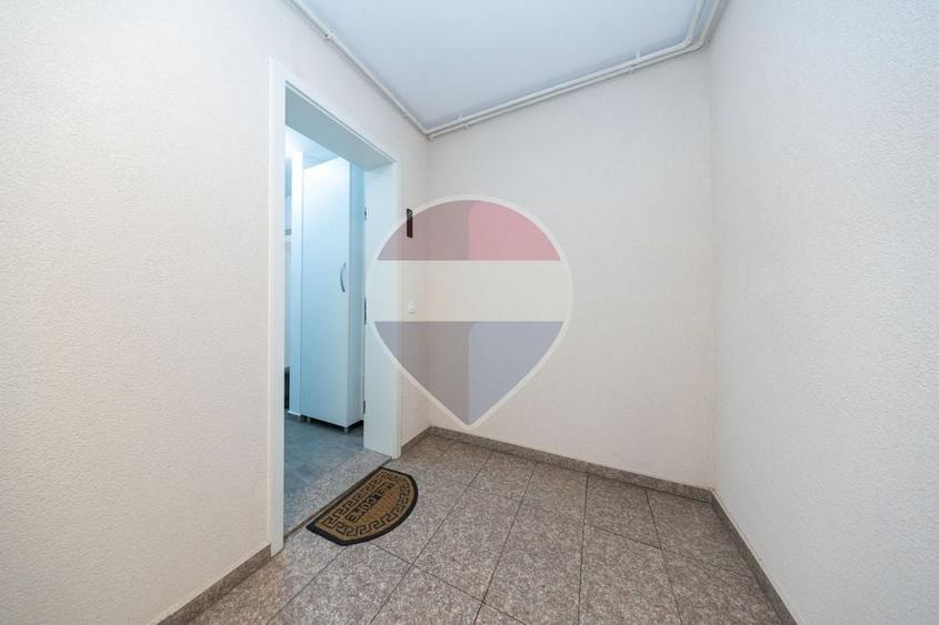 Apartament cu 2 camere decomandat, mobilat în Tractorul