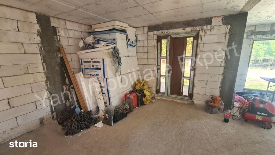 Casă cu 4 camere cu Teren 316 Mp în Băiculești