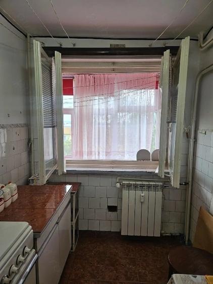 Apartament 3 camere, decomandat, Valea Rosie - 4