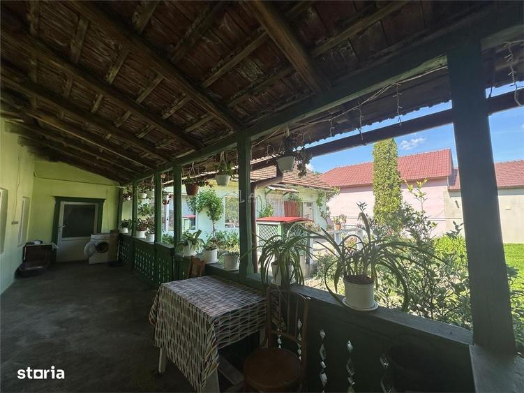 Casă cu 4 camere în Central