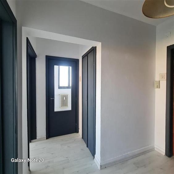 Apartament cu 2 camere decomandat în Podgoria