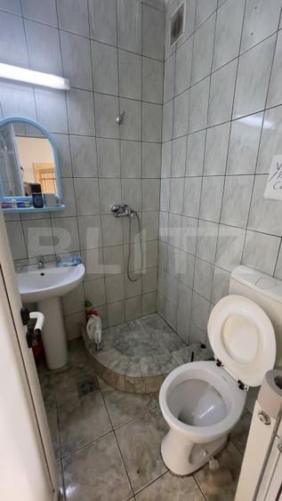 Casă individuală cu 6 camere cu Canalizare în Ultracentral