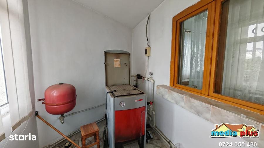 Casă cu 4 camere cu Teren 2422 Mp în Foltești