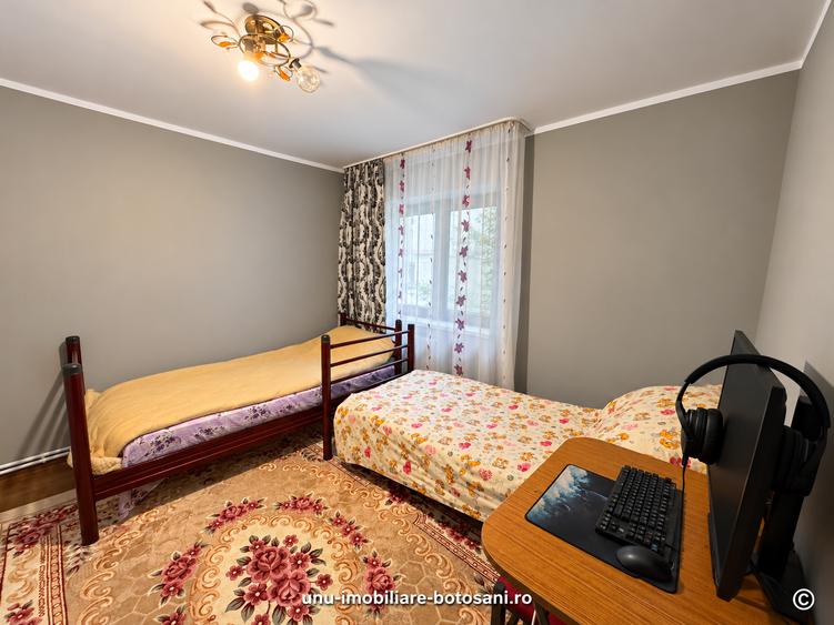 Apartament cu 3 camere decomandat în Central
