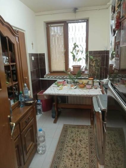 Apartament cu 4 camere semidecomandat în Tomis Nord