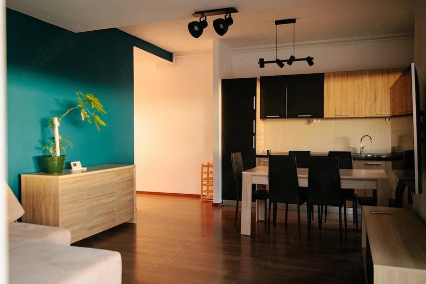 Apartament cu 3 camere decomandat în Central