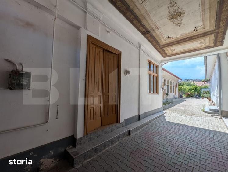 Casă cu 6 camere cu Teren 489 Mp în Lipoveni