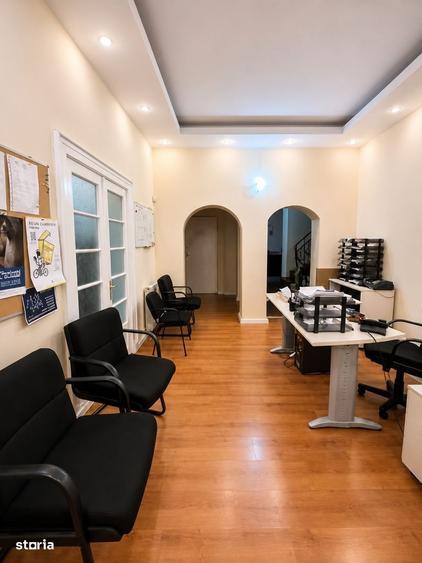 Casă cu 4 camere în Central