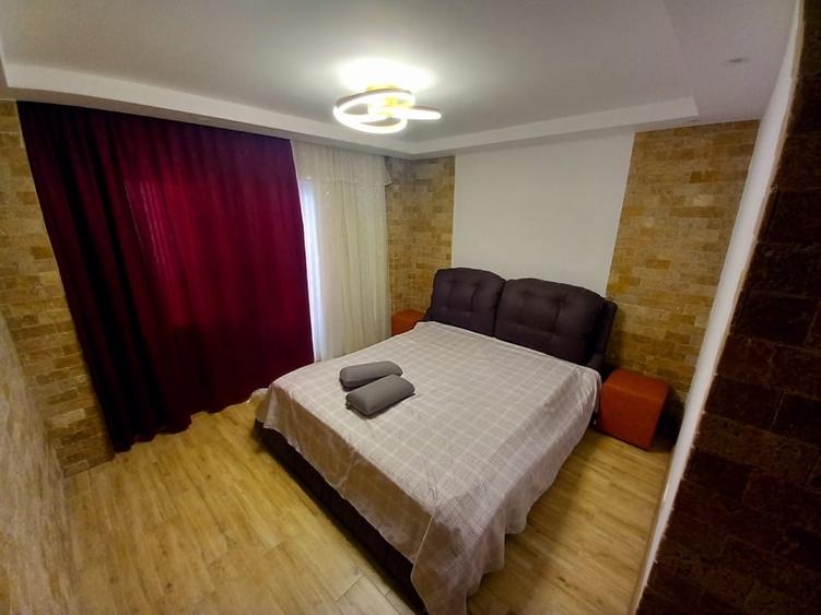 Apartament cu 4 camere decomandat, mobilat în Răcădău