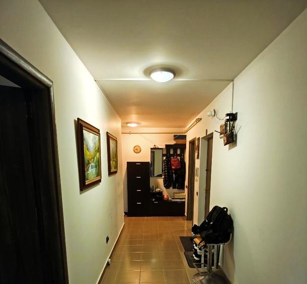 Apartament cu 3 camere decomandat, mobilat în Berceni