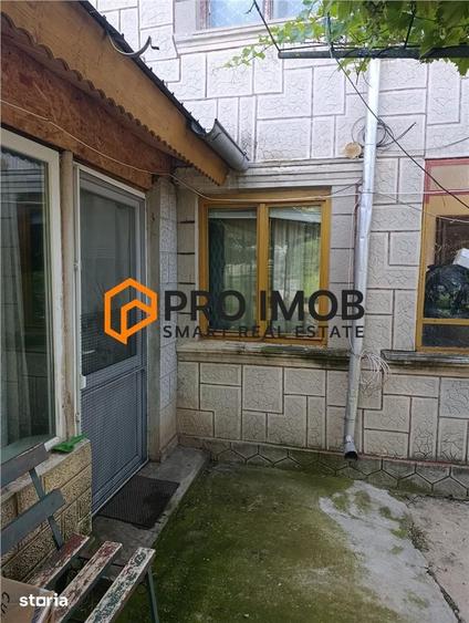 Casă cu 4 camere semidecomandat cu Teren 1553 Mp în Merei