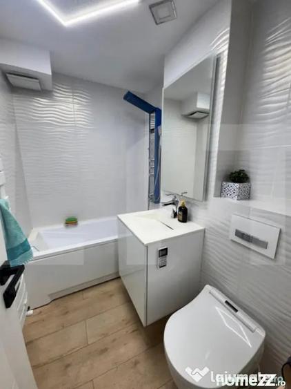 Apartament cu 4 camere decomandat în Sud