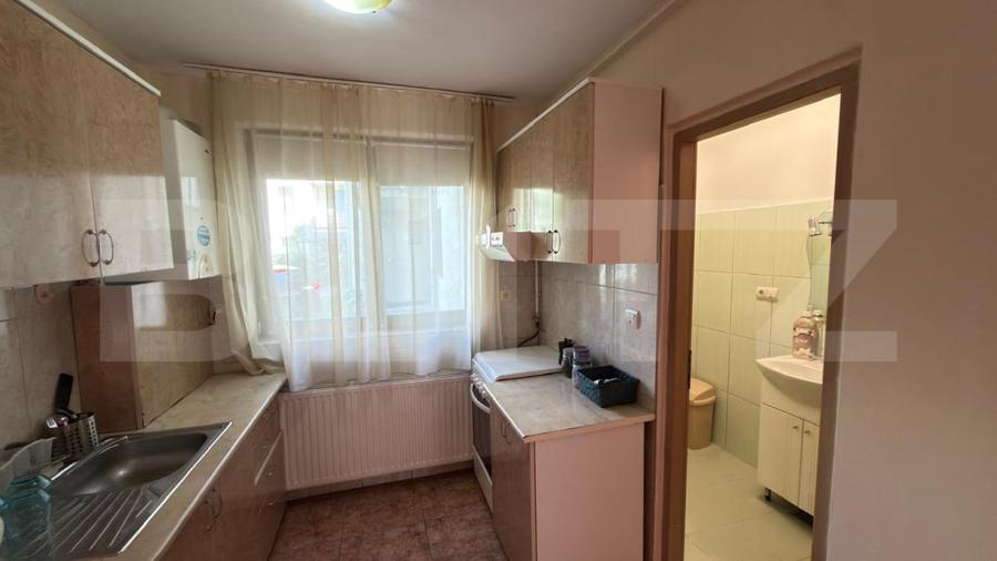 Apartament cu 3 camere decomandat, mobilat în Careiului
