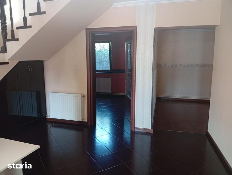 Casă cu 7 camere cu Teren 780 Mp în Grădiște