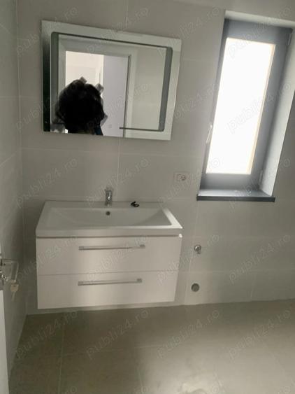 Casă cu 5 camere cu Teren 400 Mp în Valea Adâncă