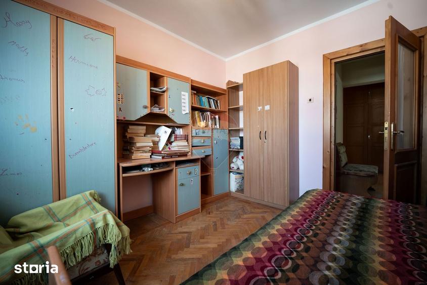 Apartament cu 4 camere în Sud