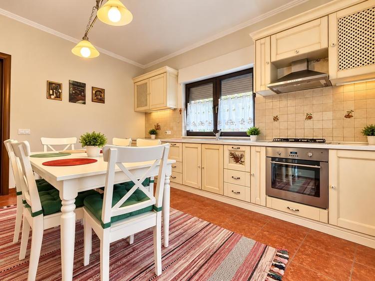 Casă individuală cu 5 camere cu Teren 420 Mp în Corbeanca