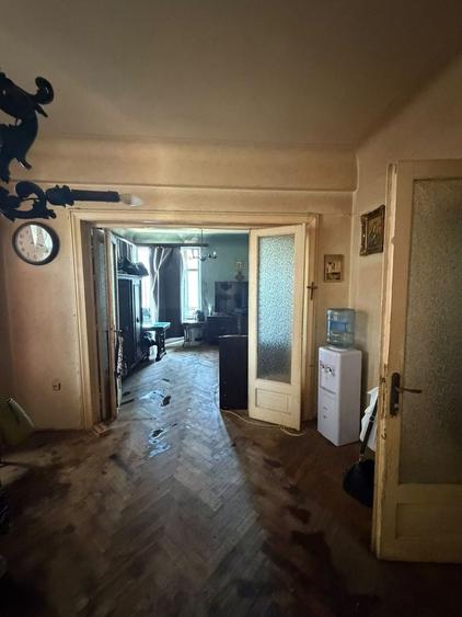 Apartament cu 4 camere decomandat în P-ța Unirii