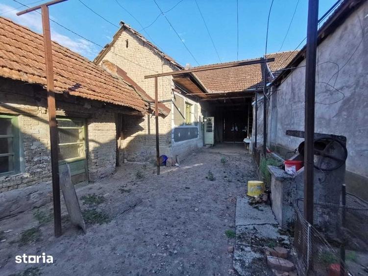 Casă cu 2 camere cu Teren 100 Mp în Tărcaia