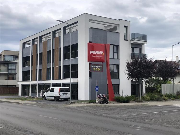Apartament cu 2 camere decomandat, mobilat în Tractorul
