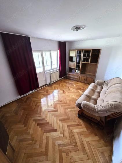 Apartament cu 3 camere decomandat în Micro 17