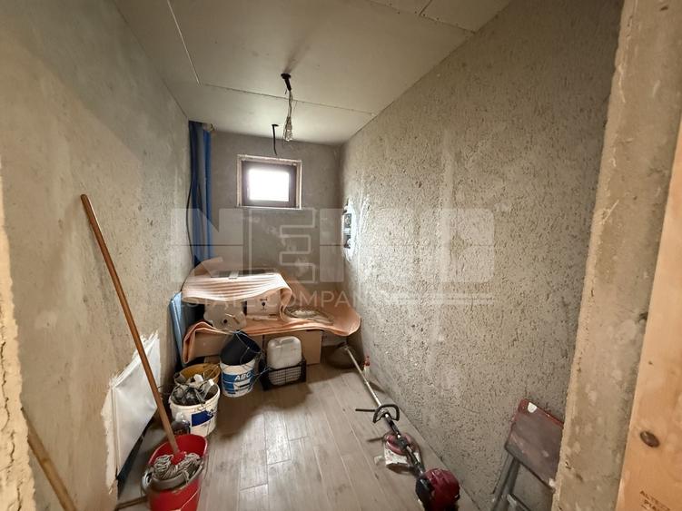 Casă individuală cu 7 camere cu Canalizare în Frătăuții Vechi